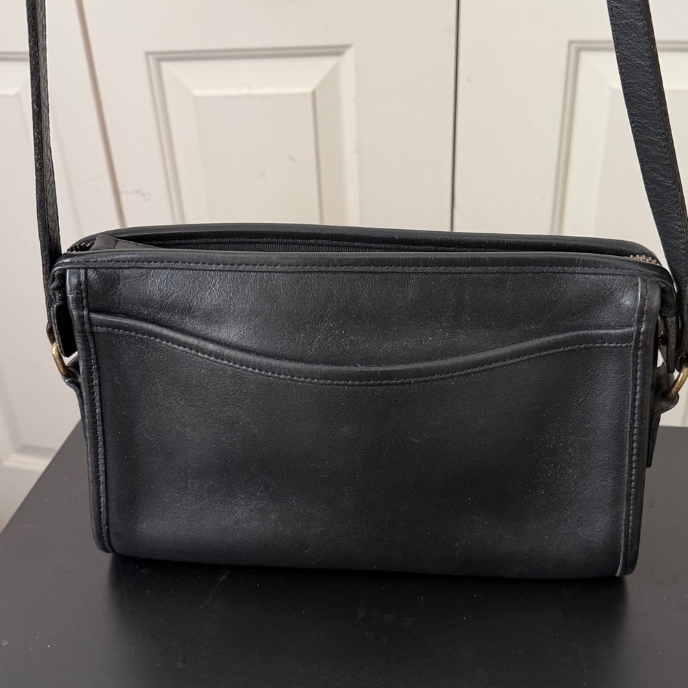 Vintage COAH BAG.  9944 Black Leather Crossbody Bag